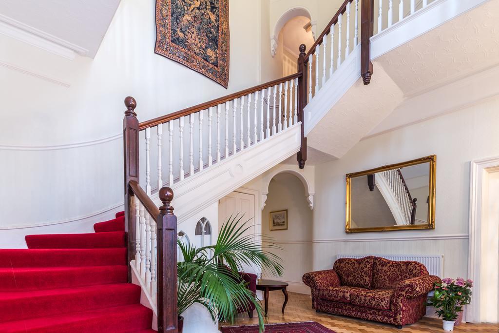 Villiers Lodge Surbiton Esterno foto